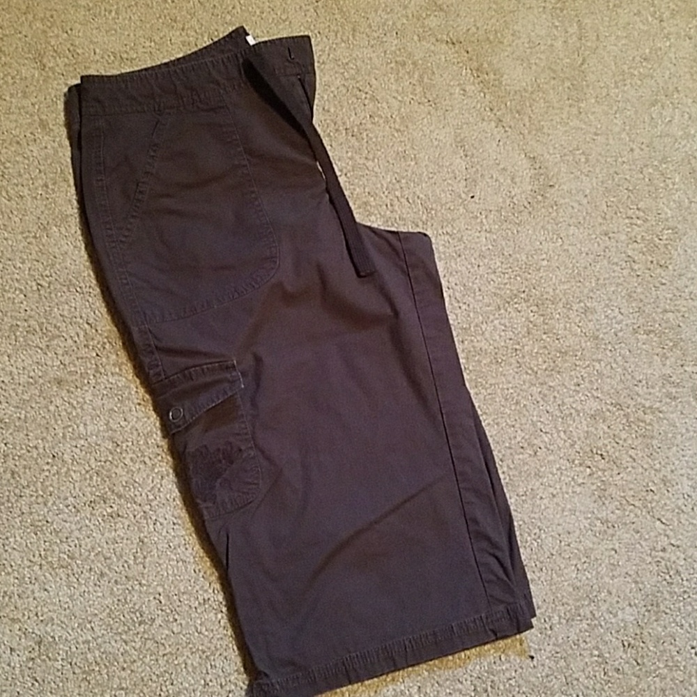 Brown Capri